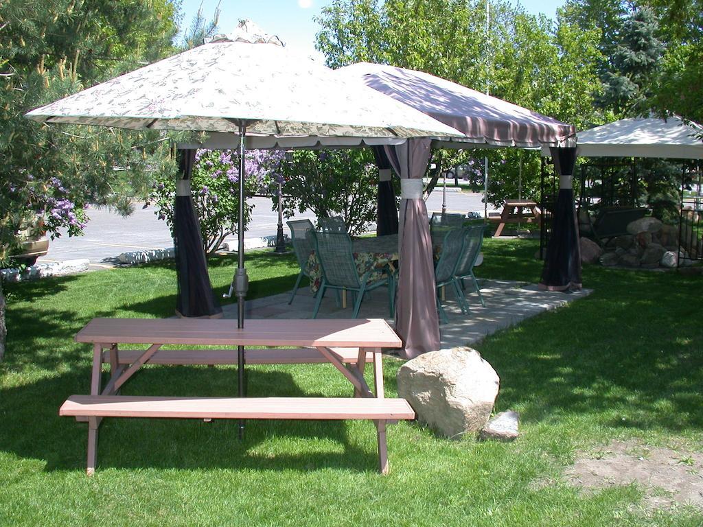 Motel Derfal Repentigny Exterior photo