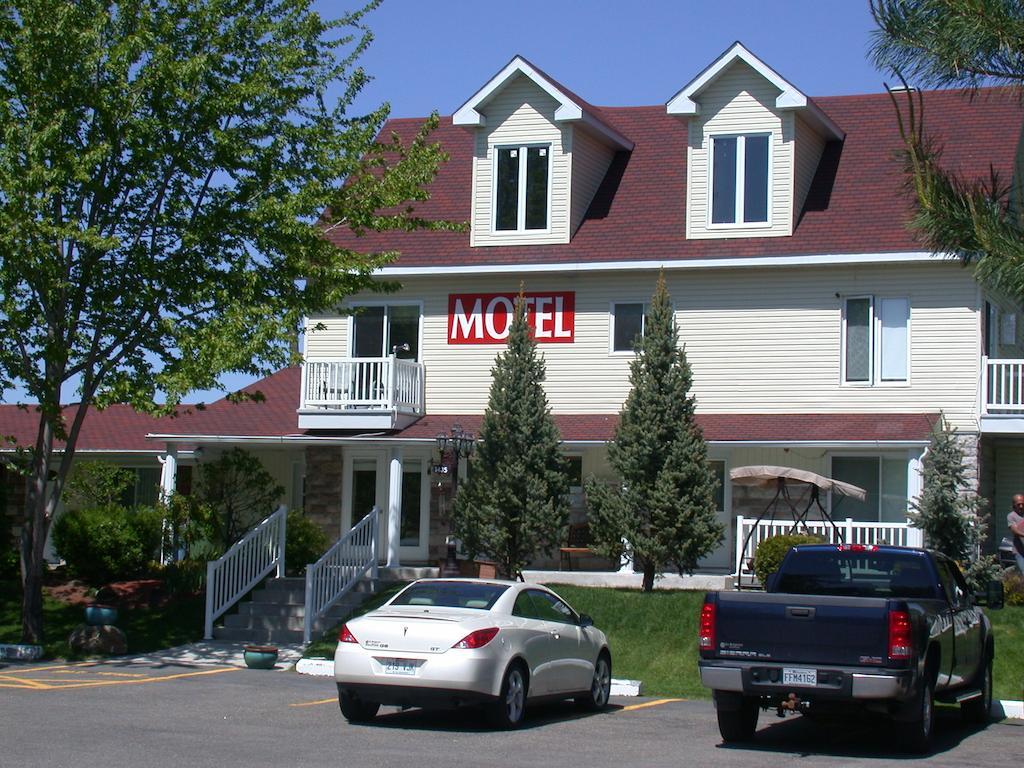 Motel Derfal Repentigny Exterior photo