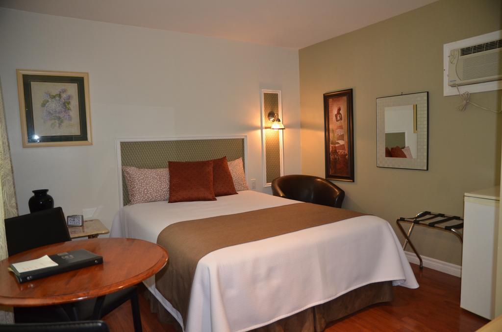 Motel Derfal Repentigny Exterior photo