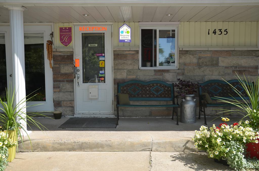 Motel Derfal Repentigny Exterior photo