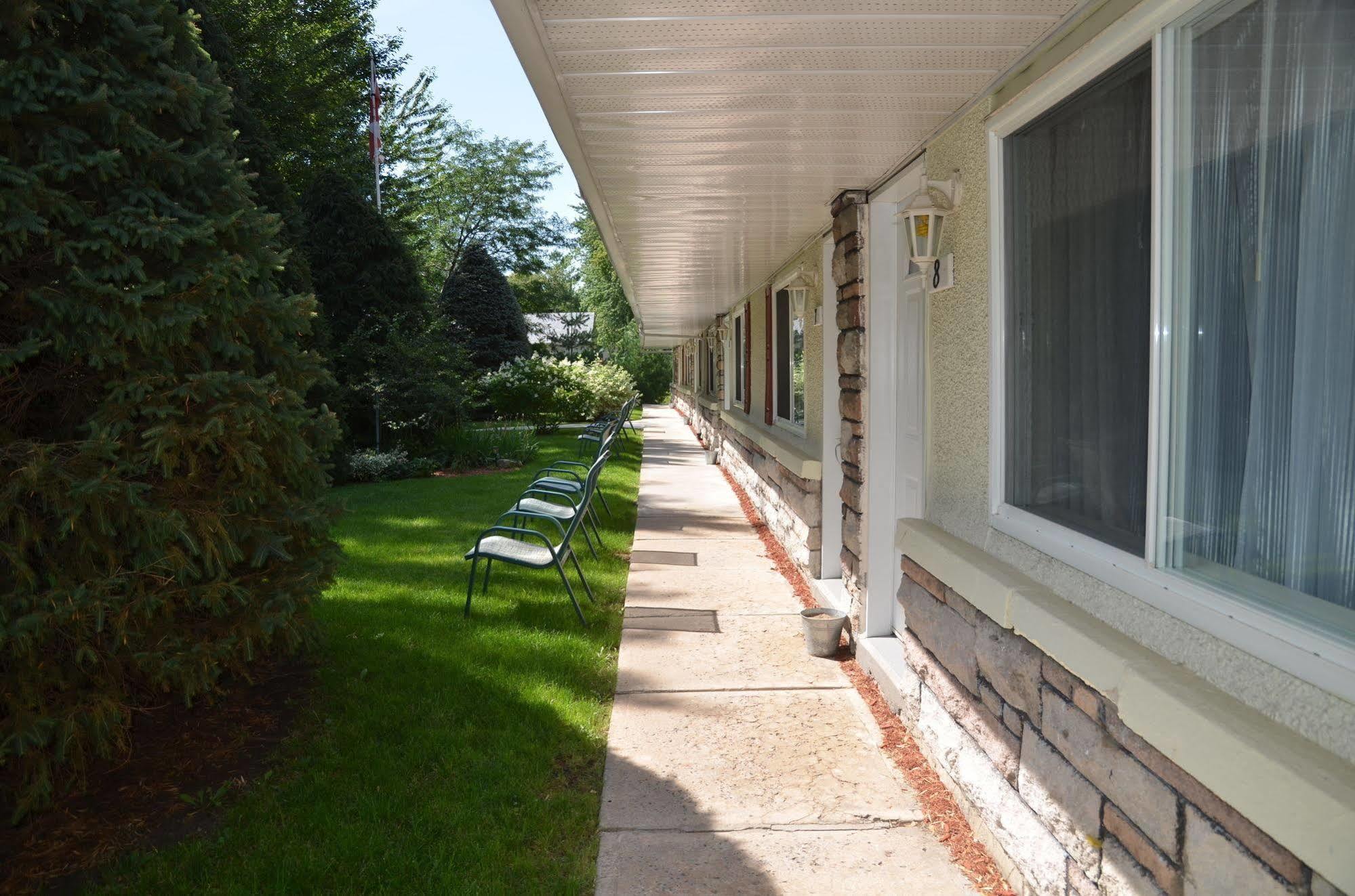 Motel Derfal Repentigny Exterior photo