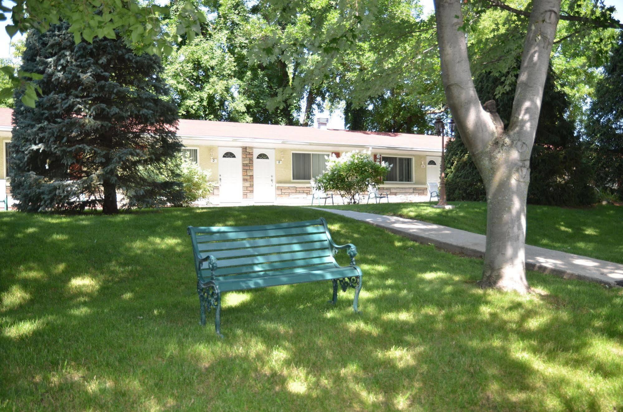 Motel Derfal Repentigny Exterior photo
