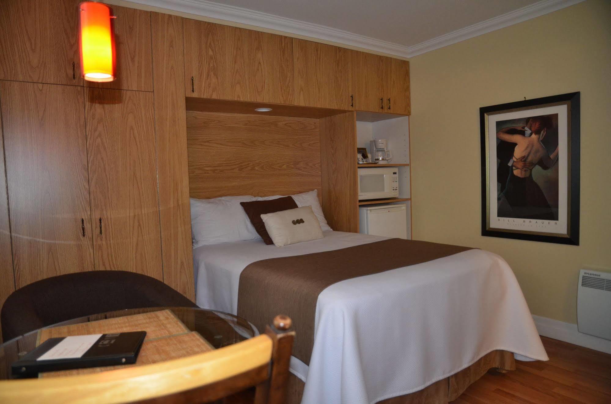 Motel Derfal Repentigny Exterior photo