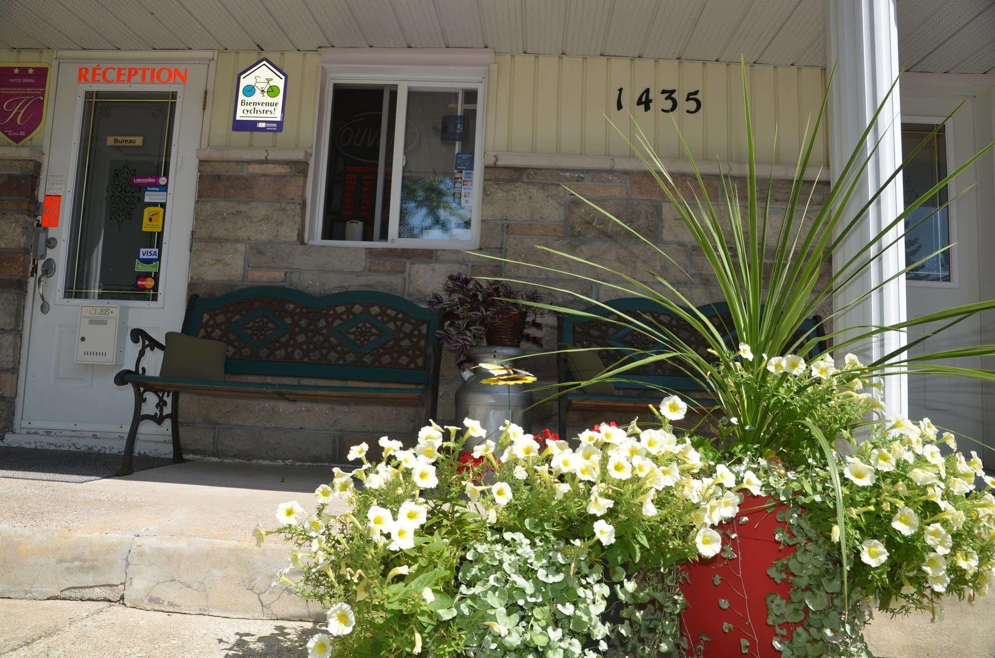 Motel Derfal Repentigny Exterior photo