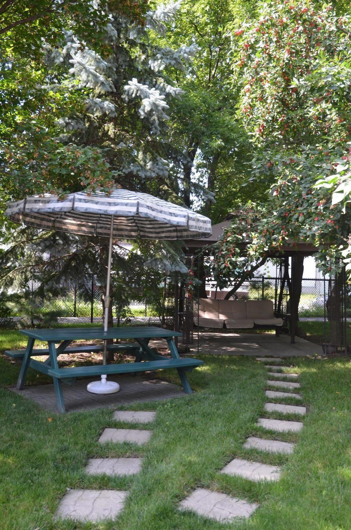 Motel Derfal Repentigny Exterior photo
