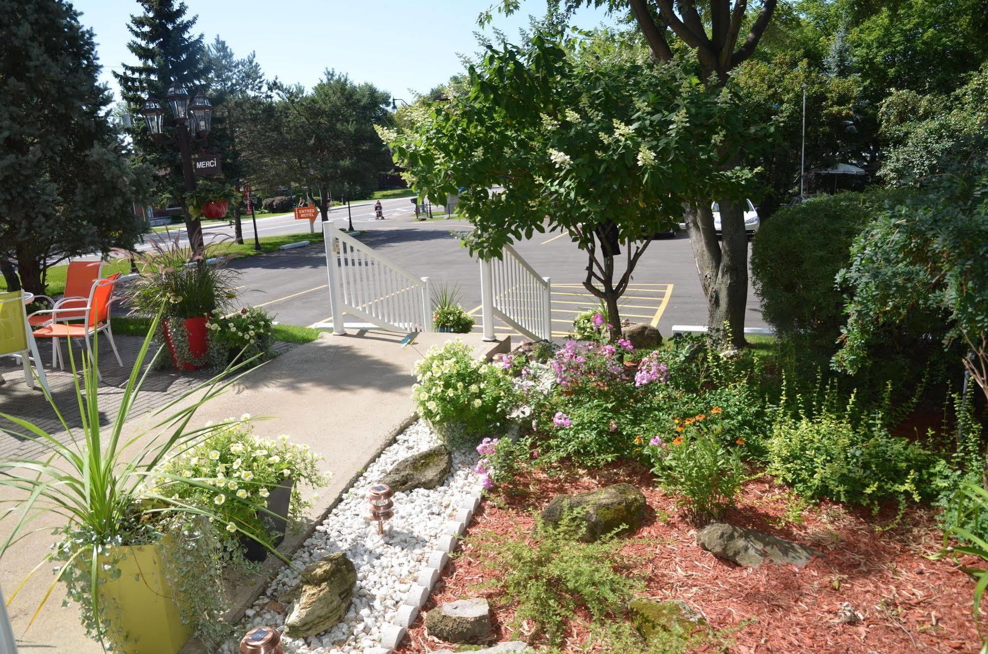 Motel Derfal Repentigny Exterior photo
