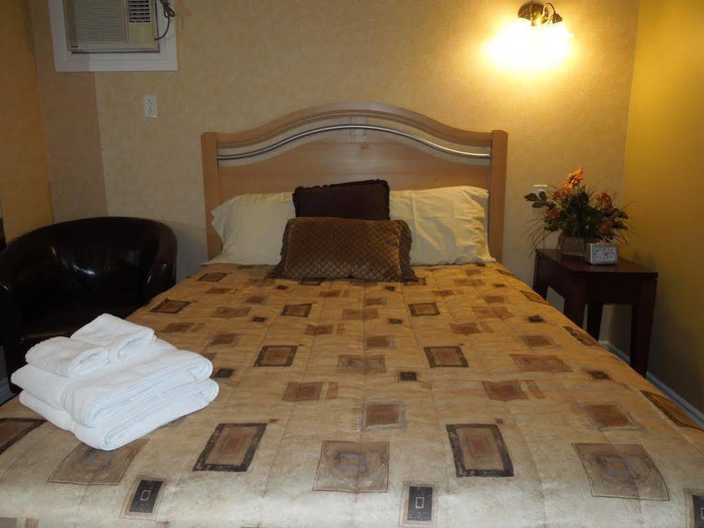 Motel Derfal Repentigny Exterior photo
